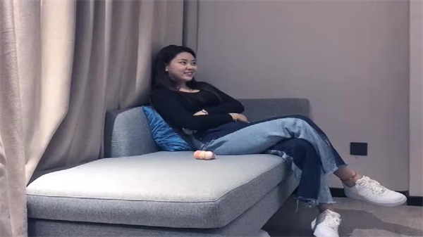 文轩探花：清纯舞蹈学生妹的淫荡贴身热舞教学